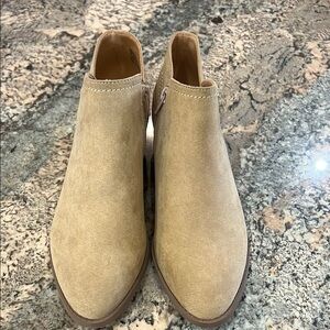 Nwot Tan Suede Ankle Boots